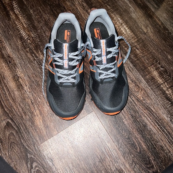 NWOT New Balance Black and Orange Trail Sneakers - Picture 3 of 5